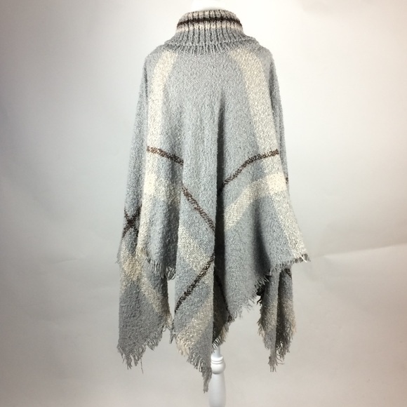 Do Everything In Love Poncho Plaid One Size - Picture 3 of 6